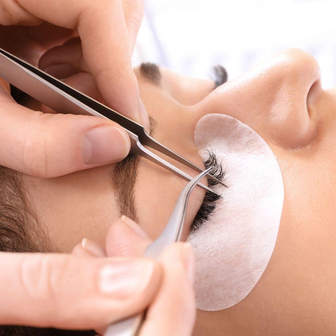 Conditions for applying the lash extensions