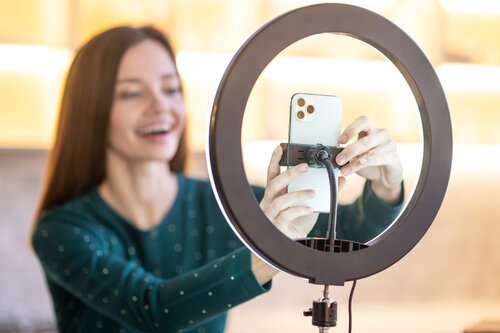 Promoting lash artist services on social media channels: strategies and ideas